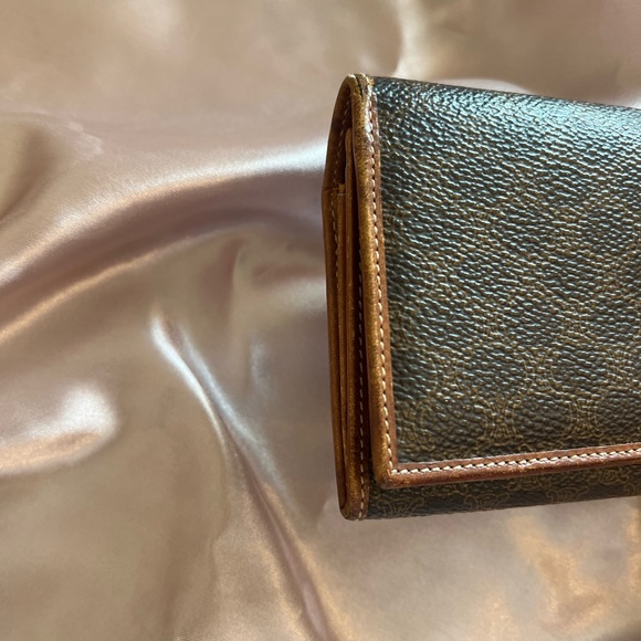 Céline Wallet - Picture 5 of 9